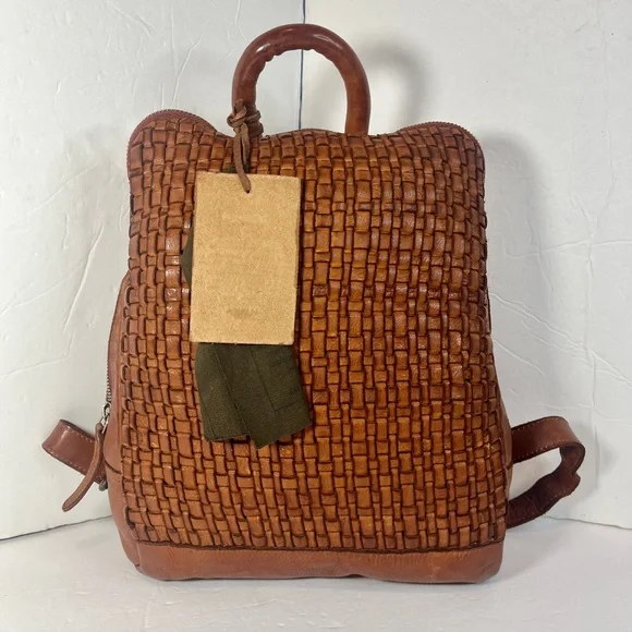 Vilenca Holland luxury Cognac Tan Leather woven Backpack purses Anthropologie VILENCA HOLLAND BACKPACK Bag “Emilia” Cognac  main image 4